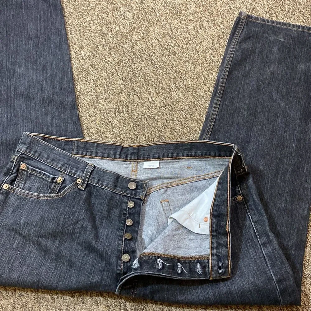 VTG, 90s Levi’s 501 XX Size W40x30L Relaxed Blue Denim Jeans with Classic Fit